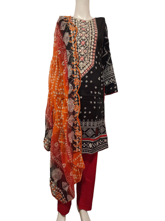 46 Sarah Embroidered Lawn with Chiffon Dupatta 16