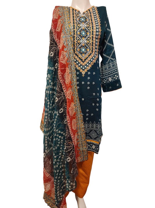 27 Sarah Embroidered Lawn with Chiffon Dupatta 15